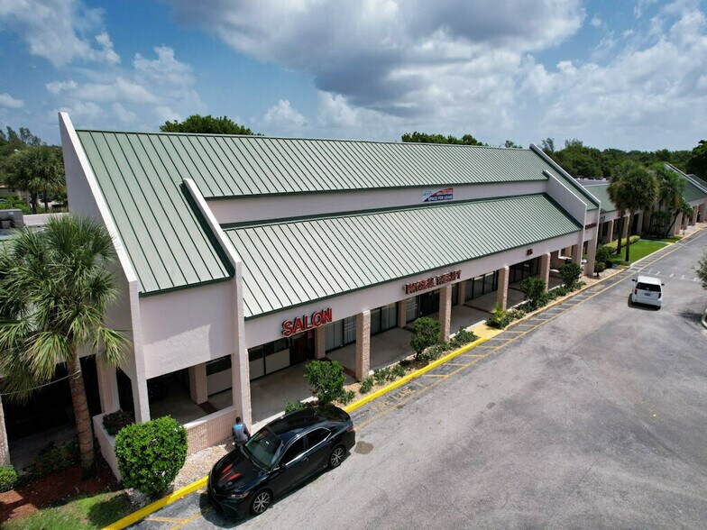 7101-7225 W Oakland Park Blvd, Lauderhill, FL à louer - Photo du bâtiment - Image 3 de 6