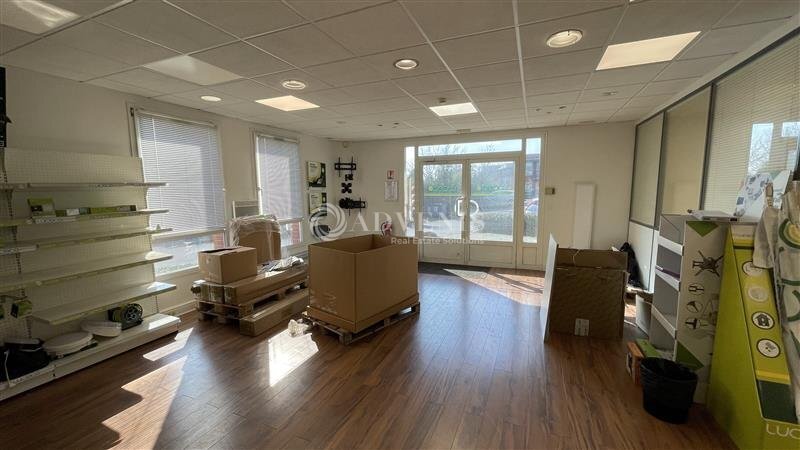 Office in Magny-le-Hongre for lease - Interior Photo - Image 3 of 7