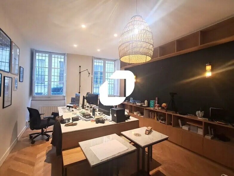Office in Bordeaux for lease - Interior Photo - Image 2 of 5