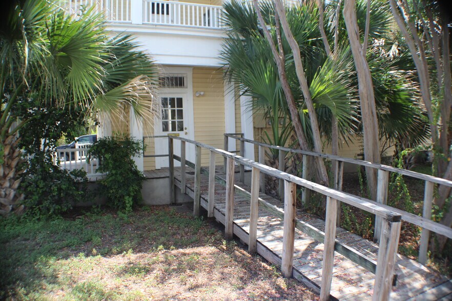 202 E Park Ave, San Antonio, TX à louer - Photo du bâtiment - Image 3 de 8