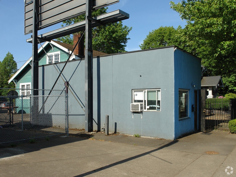 960 W 7th Ave, Eugene, OR for sale - Building Photo - Image 2 of 2