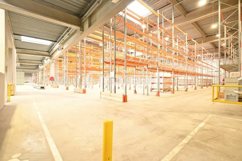 Industrial in Corbas for lease - Interior Photo - Image 3 of 12
