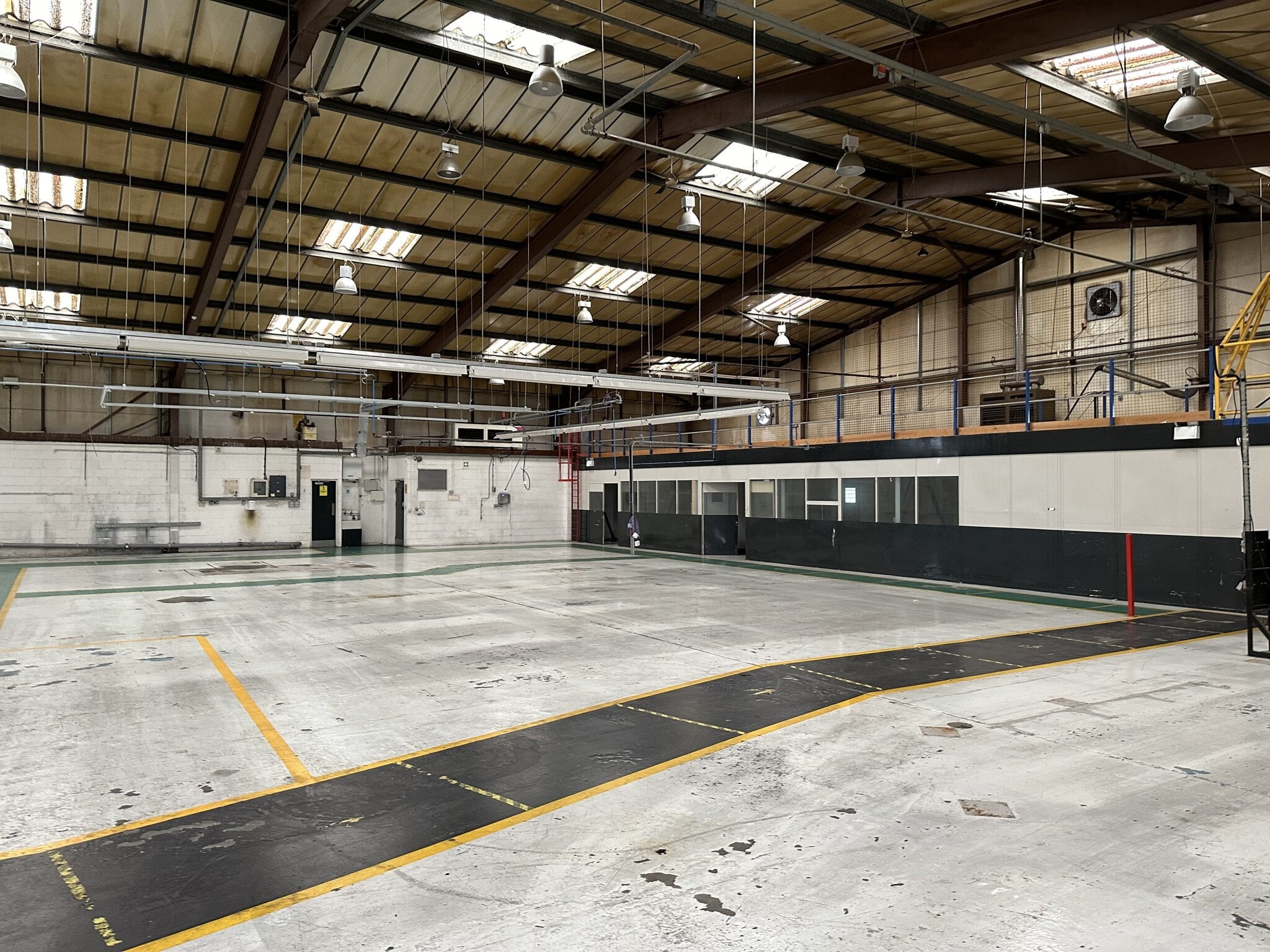 Rowhedge Clos, Basildon for lease Interior Photo- Image 1 of 1