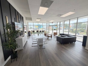 513 19th St, Virginia Beach, VA for lease Interior Photo- Image 2 of 4