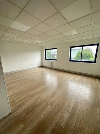 More details for 6-8 Rue De La Closerie, Lisses - Office for Lease