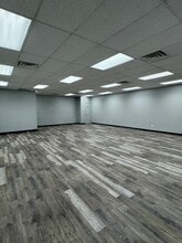 5602-5608 Pinemont Dr, Houston, TX for lease Interior Photo- Image 2 of 8