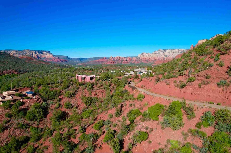 551 Elysian Dr, Sedona, AZ à vendre - Photo du bâtiment - Image 2 de 8