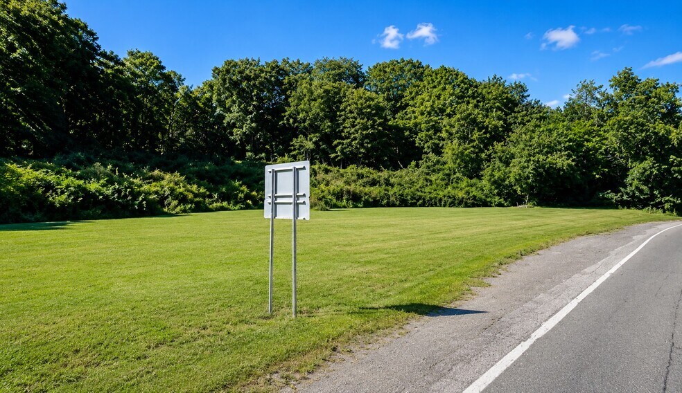 1000 Route 6, Mahopac, NY à vendre - Photo du bâtiment - Image 3 de 10