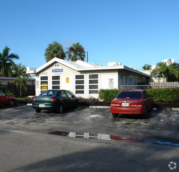 735 NE 5th Ave, Fort Lauderdale, FL à vendre - Photo principale - Image 1 de 2