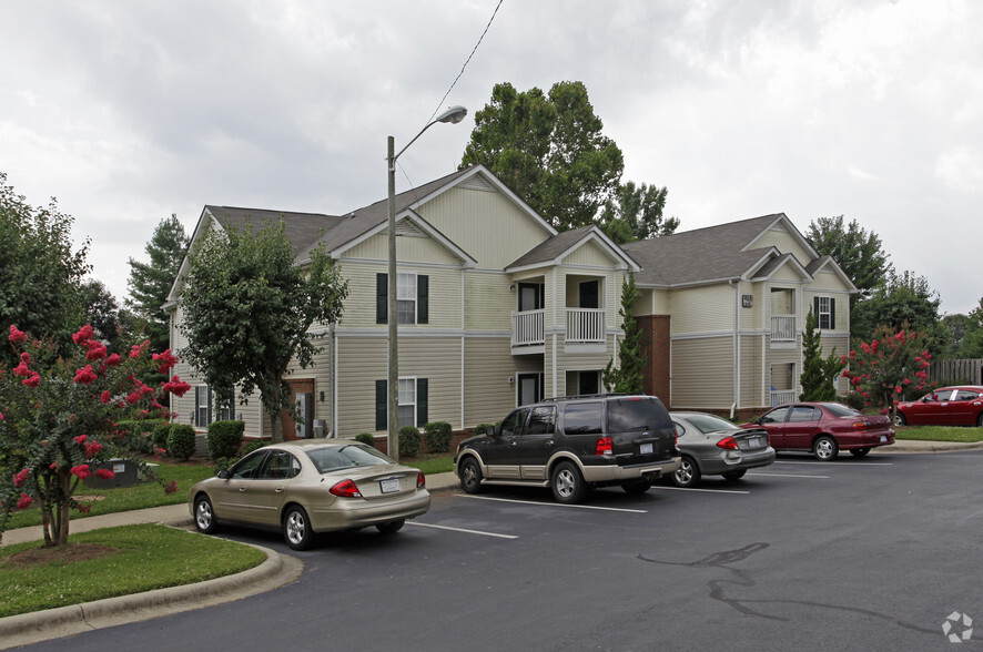 832 Ivywood Dr, Shelby, NC for sale - Primary Photo - Image 1 of 1