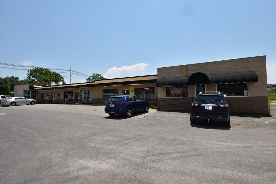 416 E North St, Sweetwater, TN à vendre - Photo du bâtiment - Image 1 de 13