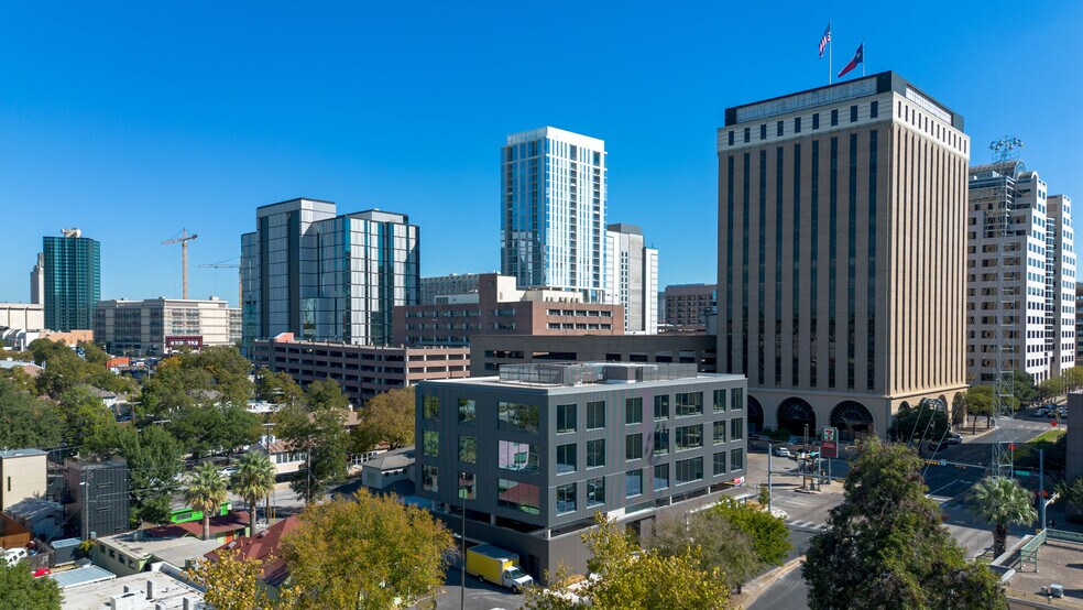502 W 15th St, Austin, TX à louer - Photo du bâtiment - Image 2 de 9