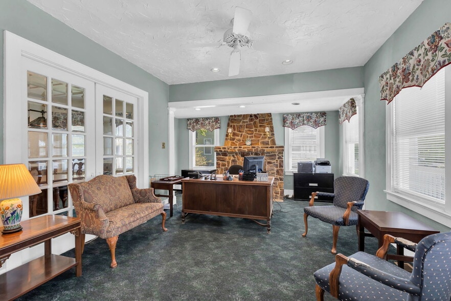485 Broadway, Long Branch, NJ for sale - Interior Photo - Image 2 of 43