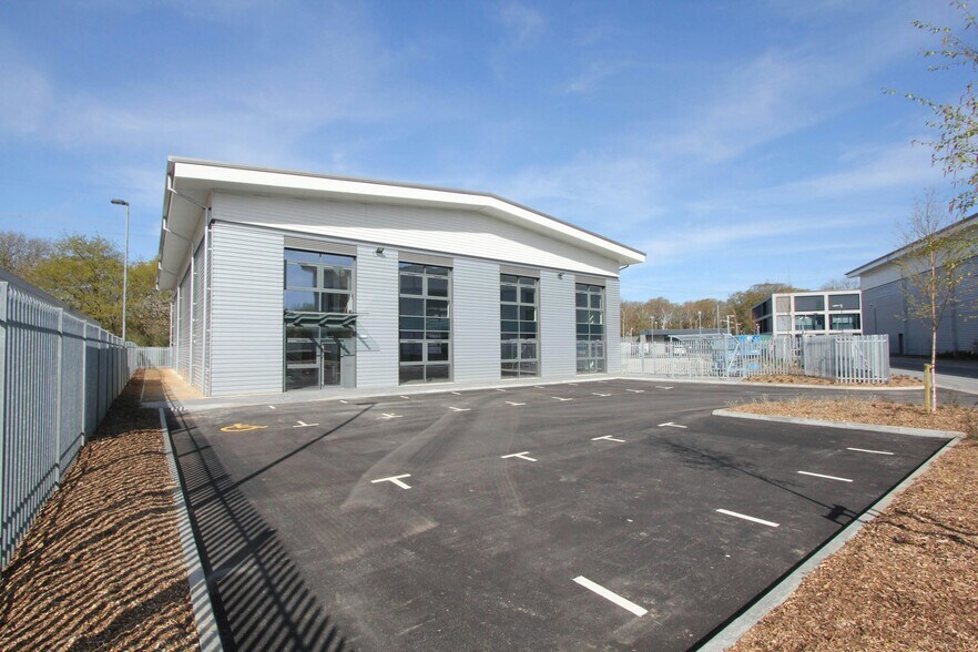 Kites Croft Business Park, Fareham à louer - Photo du bâtiment - Image 2 de 22