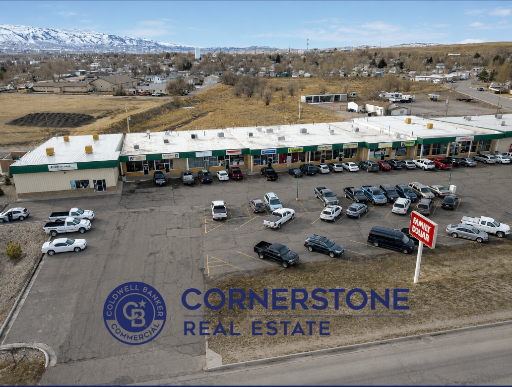 4693 W Yellowstone Hwy, Mills, WY for lease Building Photo- Image 1 of 2