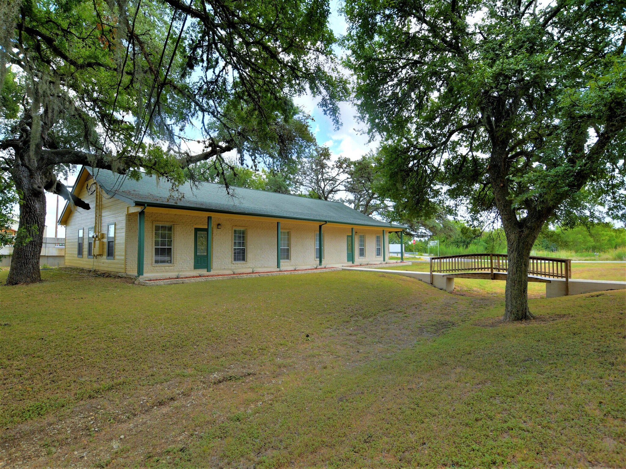 102 Whitetail Dr, San Marcos, TX for lease Building Photo- Image 1 of 23