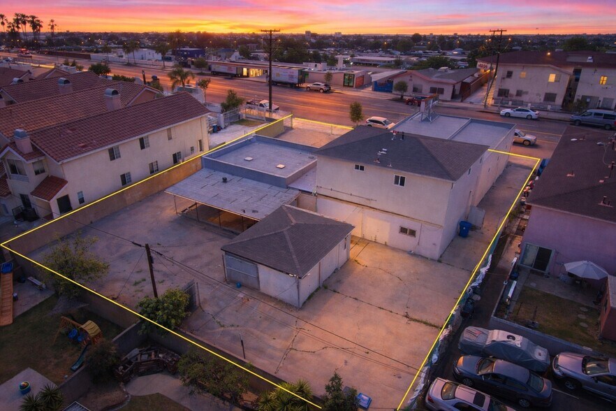 1236 N Wilmington Blvd, Wilmington, CA à vendre - Photo du bâtiment - Image 2 de 21