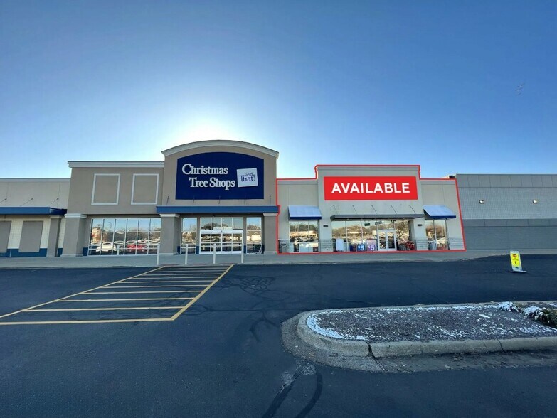 4067-4085 Miller Rd, Flint, MI for sale - Building Photo - Image 1 of 1