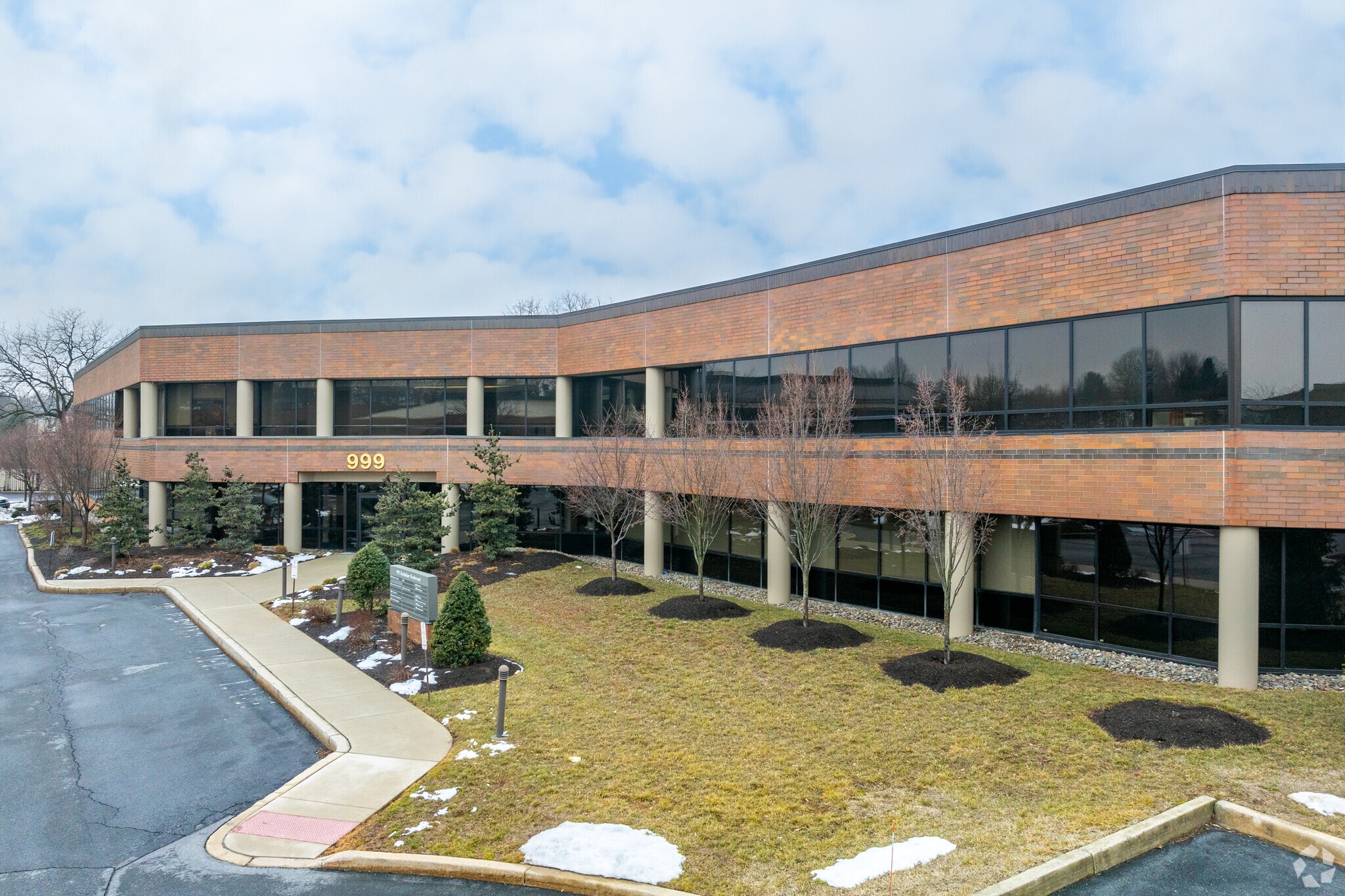 999 Berkshire Blvd, Wyomissing, PA à louer Photo du bâtiment- Image 1 de 21