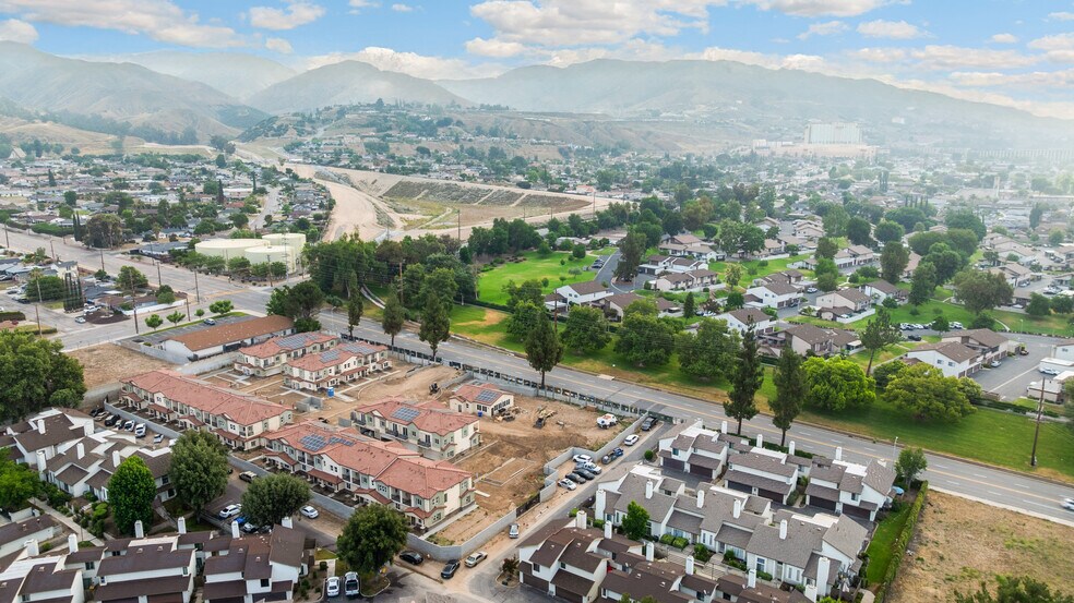 3164 N Sterling Ave, San Bernardino, CA à vendre - Aérien - Image 3 de 26