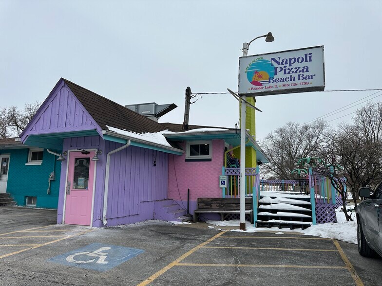 7613 Howe Rd, Wonder Lake, IL à vendre - Photo du bâtiment - Image 2 de 12