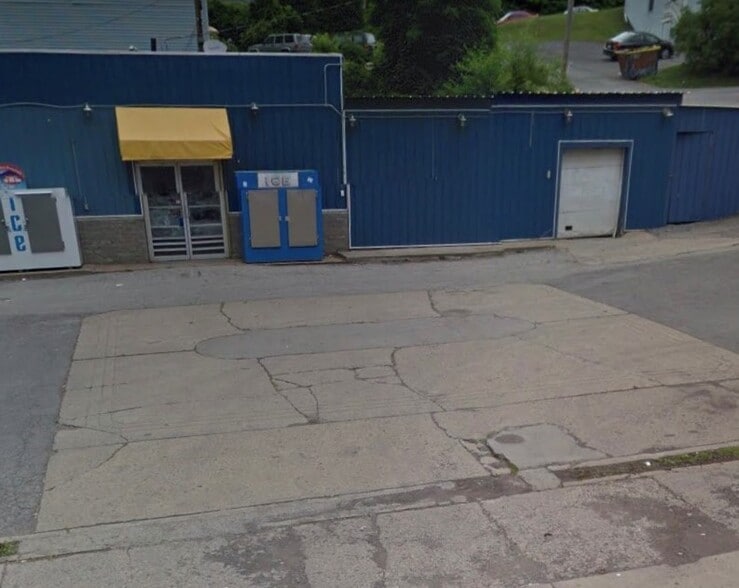 400 Beechurst Ave, Morgantown, WV à louer - Photo du bâtiment - Image 2 de 4