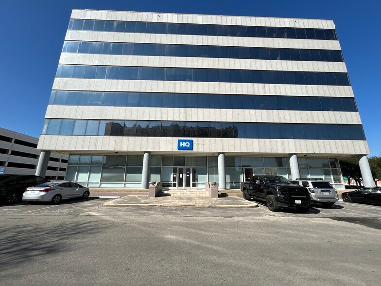 40 NE Loop 410, San Antonio, TX à louer - Photo du bâtiment - Image 2 de 23