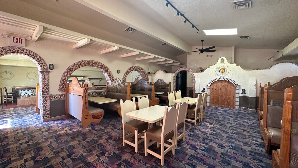 1124 Washington Way, Longview, WA à vendre - Photo intérieure - Image 2 de 13