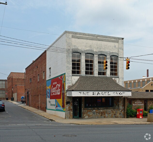 103 N Fayetteville St, Asheboro, NC à louer - Photo principale - Image 1 de 3