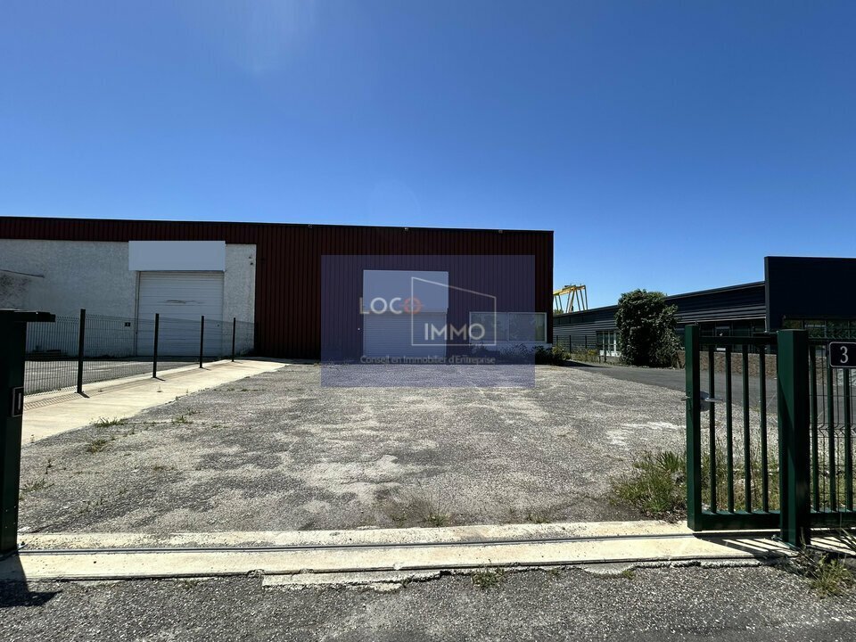 Flex in Pessac for lease Building Photo- Image 1 of 13