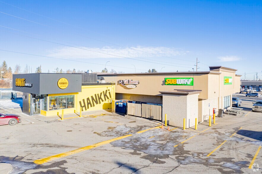 8311 Fairmount Dr SE, Calgary, AB à vendre - Photo du bâtiment - Image 1 de 1