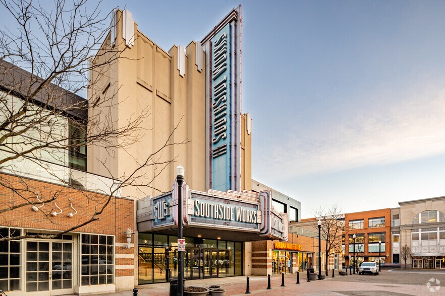 425 Cinema Dr, Pittsburgh, PA à louer - Photo principale - Image 1 de 7