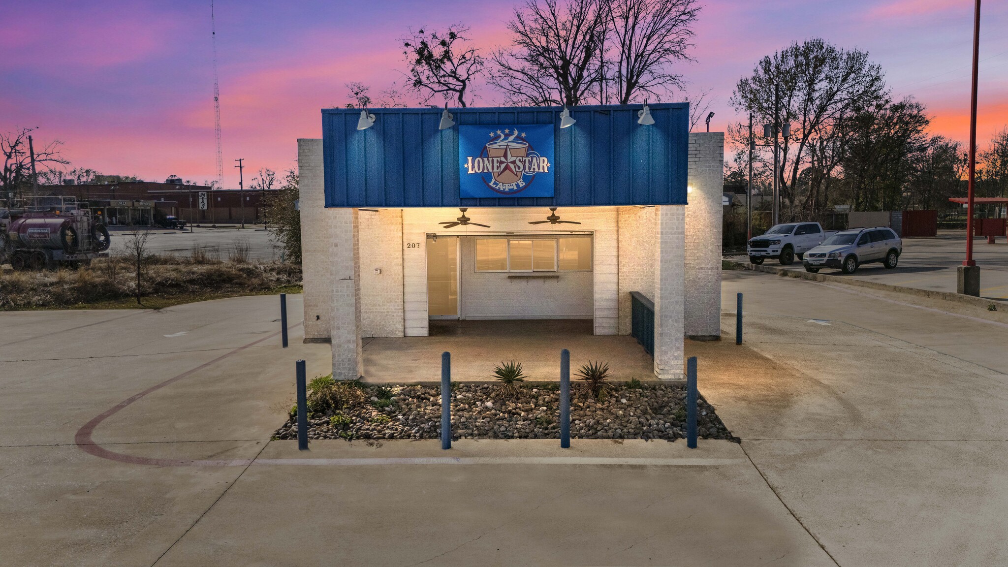 207 N Henderson Blvd, Kilgore, TX for lease Building Photo- Image 1 of 28