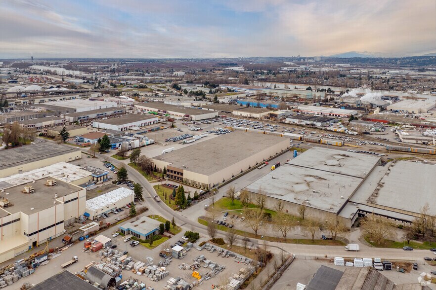 1005 Derwent Way, Delta, BC à louer - Aérien - Image 3 de 10