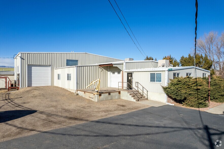 733 S Bowen St, Longmont, CO à louer - Photo du bâtiment - Image 3 de 15