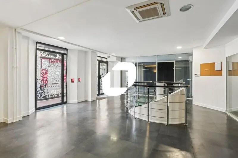 Office in Levallois-Perret for sale - Interior Photo - Image 2 of 14