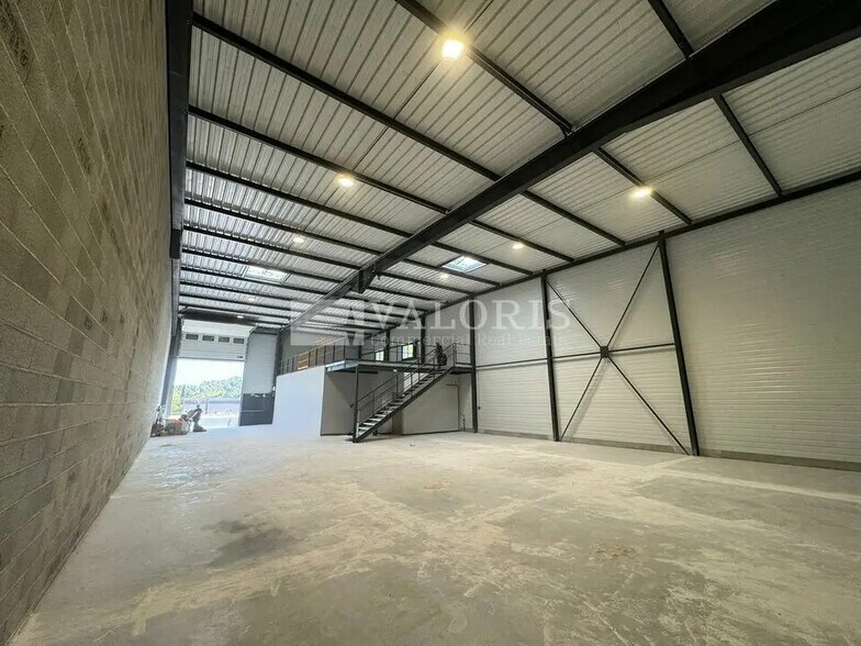 Flex in Gardanne for lease - Building Photo - Image 3 of 14