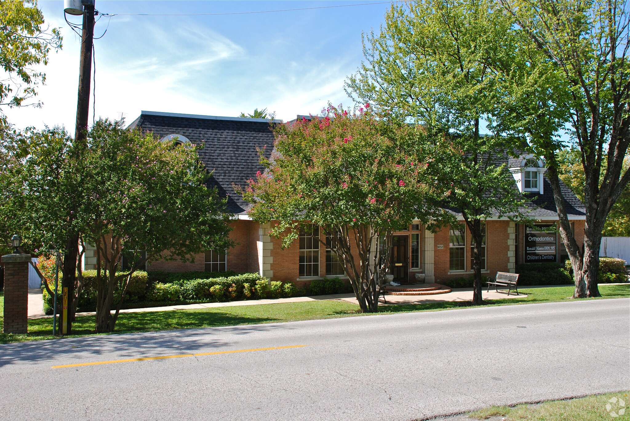 9757 White Rock Trl, Dallas, TX à louer Photo principale- Image 1 de 6