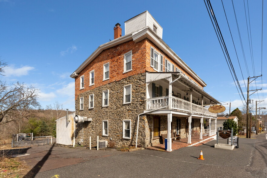 3164 Main St, Green Lane, PA à vendre - Photo du bâtiment - Image 2 de 22