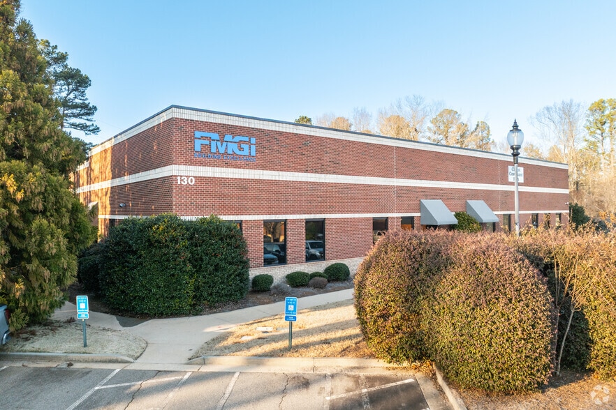130 Arnold Mill Park, Woodstock, GA for lease - Primary Photo - Image 1 of 2