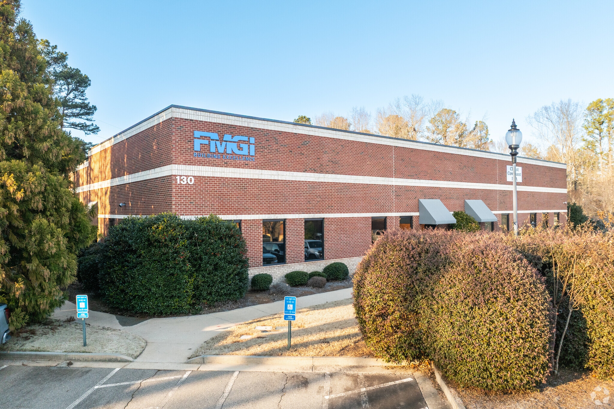 130 Arnold Mill Park, Woodstock, GA for lease Primary Photo- Image 1 of 3