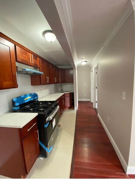 643 & 647 Sheffield Ave portefeuille de 2 propriétés à vendre sur LoopNet.ca - Photo du bâtiment - Image 2 de 8