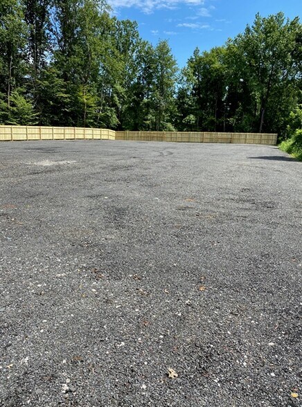 6301 Crain Hwy, Bowie, MD à louer - Photo du bâtiment - Image 3 de 3