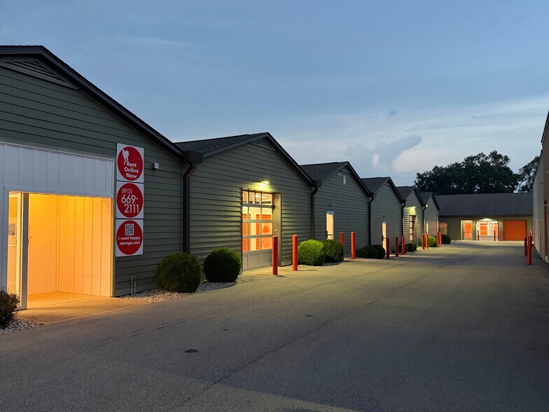 4725 Jonesville Rd, Columbus, IN à vendre - Photo du bâtiment - Image 1 de 3