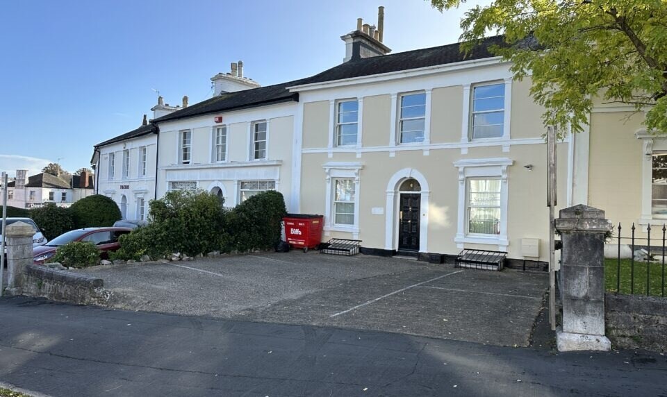 6 St Pauls Rd, Newton Abbot à louer - Photo du bâtiment - Image 2 de 2
