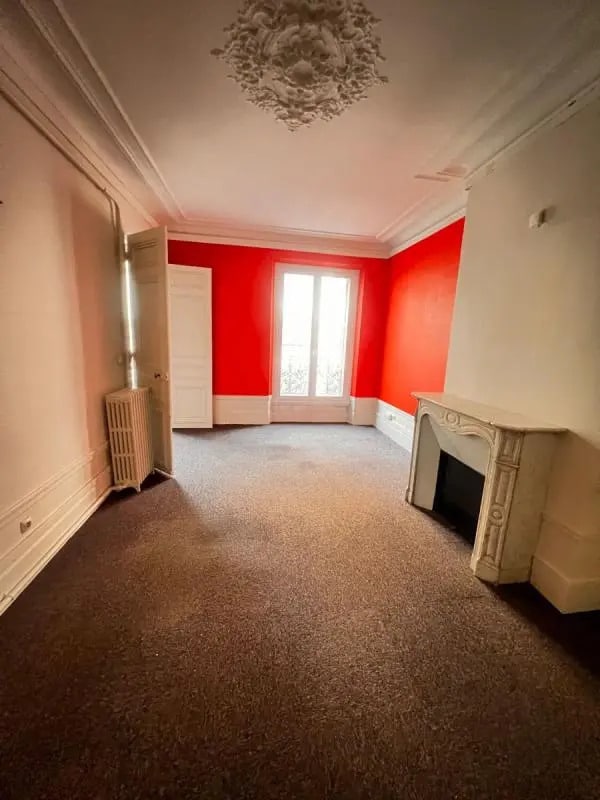 25 Rue Drouot, Paris, PAR 75009 - Unit 02 - - Interior Photo - Image 2 of 9