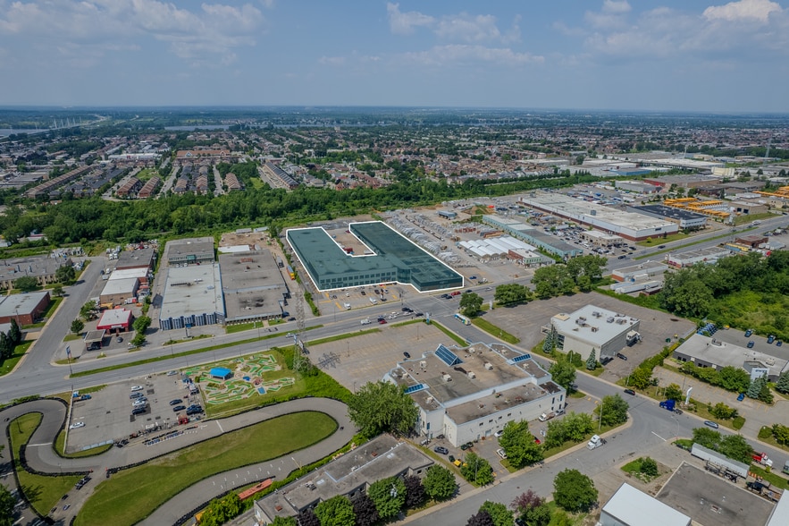 7527-7583 Boul Henri-Bourassa E, Montréal, QC for lease - Aerial - Image 3 of 16