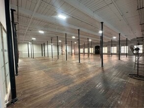 113 Griffin St, Fall River, MA à louer Photo intérieure- Image 2 de 3