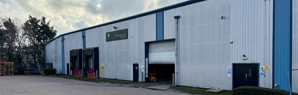 Eden Way, Leighton Buzzard for lease - Building Photo - Image 3 of 8