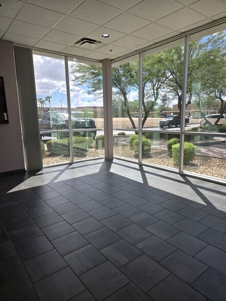 9150 W Indian School Rd, Phoenix, AZ à vendre - Photo du bâtiment - Image 3 de 7